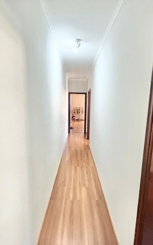 Casa para alugar com 382m², 6 quartos e 4 vagas Casa para alugar com 382m², 6 quartos e 4 vagasCorredor