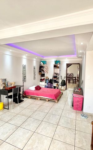 Casa para alugar com 382m², 6 quartos e 4 vagas Casa para alugar com 382m², 6 quartos e 4 vagasQuarto 5