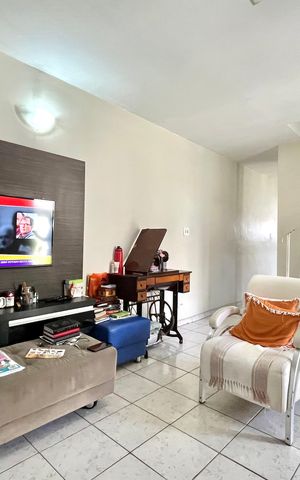 Casa à venda com 130m², 2 quartos e 2 vagas Casa à venda com 130m², 2 quartos e 2 vagasSala