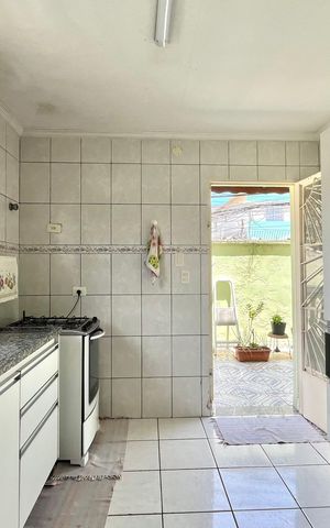 Casa à venda com 130m², 2 quartos e 2 vagas Casa à venda com 130m², 2 quartos e 2 vagasCozinha
