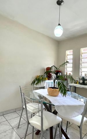 Casa à venda com 130m², 2 quartos e 2 vagas Casa à venda com 130m², 2 quartos e 2 vagasSala de Jantar