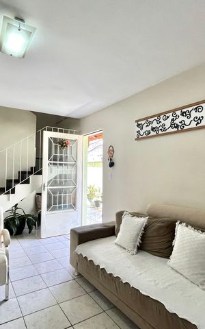 Casa à venda com 130m², 2 quartos e 2 vagas Casa à venda com 130m², 2 quartos e 2 vagasSala