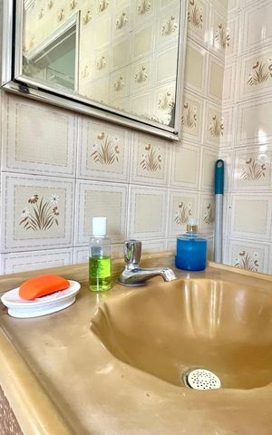 Casa à venda com 130m², 2 quartos e 2 vagas Casa à venda com 130m², 2 quartos e 2 vagasBanheiro