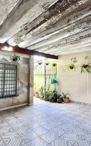 Casa à venda com 130m², 2 quartos e 2 vagas Casa à venda com 130m², 2 quartos e 2 vagasGaragem