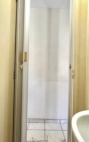 Casa à venda com 130m², 2 quartos e 2 vagas Casa à venda com 130m², 2 quartos e 2 vagasLavabo
