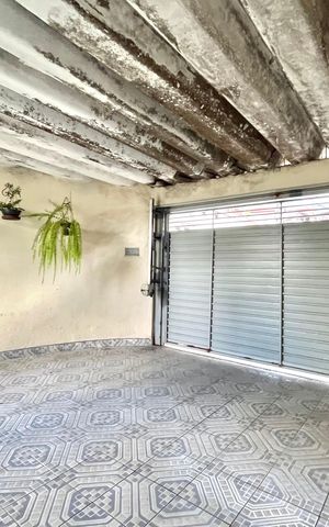 Casa à venda com 130m², 2 quartos e 2 vagas Casa à venda com 130m², 2 quartos e 2 vagasGaragem