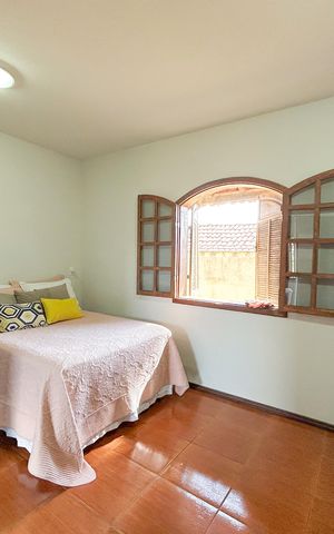 Casa à venda com 290m², 4 quartos e 10 vagas