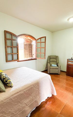 Casa à venda com 290m², 4 quartos e 10 vagas