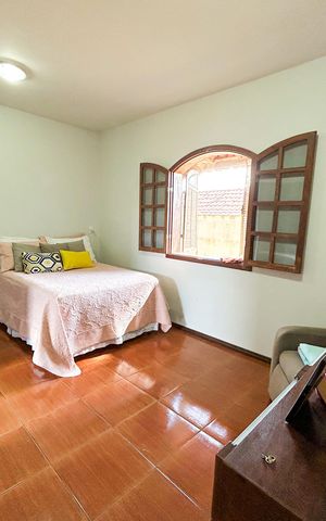 Casa à venda com 290m², 4 quartos e 10 vagas