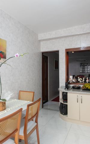 Casa à venda com 225m², 3 quartos e 4 vagasCozinha 