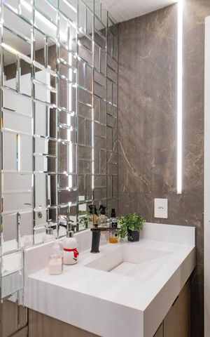 Apartamento à venda com 140m², 2 quartos e 2 vagas Apartamento à venda com 140m², 2 quartos e 2 vagasBanheiro