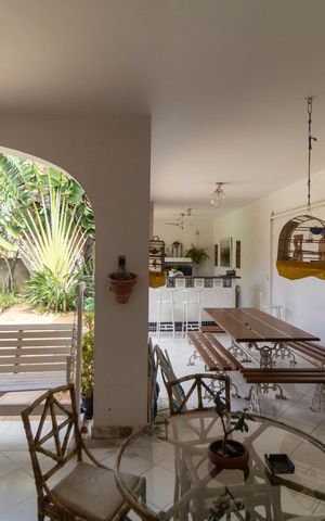 Casa de condomínio à venda com 760m², 5 quartos e 4 vagas Casa de condomínio à venda com 760m², 5 quartos e 4 vagasChurrasqueira