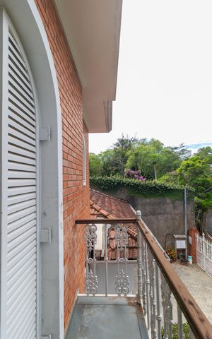 Casa de condomínio à venda com 760m², 5 quartos e 4 vagas Casa de condomínio à venda com 760m², 5 quartos e 4 vagasSacada do Quarto 01