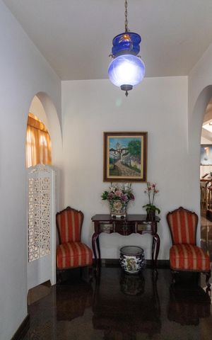 Casa de condomínio à venda com 760m², 5 quartos e 4 vagas Casa de condomínio à venda com 760m², 5 quartos e 4 vagasHall de entrada