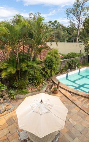 Casa de condomínio à venda com 760m², 5 quartos e 4 vagas Casa de condomínio à venda com 760m², 5 quartos e 4 vagasQuintal