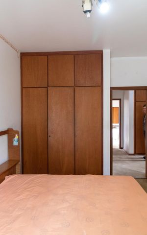 Casa de condomínio à venda com 760m², 5 quartos e 4 vagas Casa de condomínio à venda com 760m², 5 quartos e 4 vagasQuarto 01