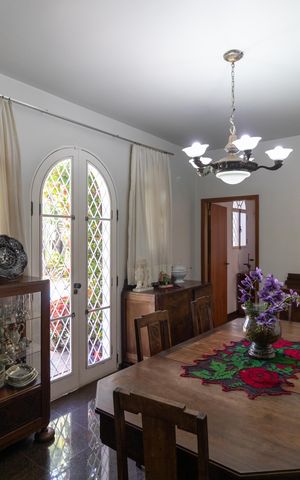 Casa de condomínio à venda com 760m², 5 quartos e 4 vagas Casa de condomínio à venda com 760m², 5 quartos e 4 vagasSala de almoço
