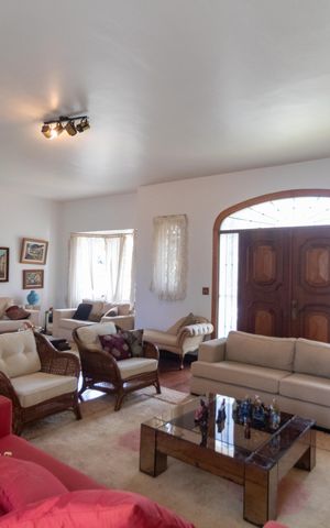 Casa de condomínio à venda com 760m², 5 quartos e 4 vagas Casa de condomínio à venda com 760m², 5 quartos e 4 vagasSala