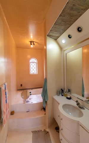 Casa de condomínio à venda com 760m², 5 quartos e 4 vagas Casa de condomínio à venda com 760m², 5 quartos e 4 vagasBanheiro da Suíte 02