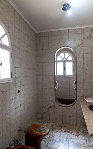Casa de condomínio à venda com 760m², 5 quartos e 4 vagas Casa de condomínio à venda com 760m², 5 quartos e 4 vagasBanheiro