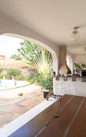 Casa de condomínio à venda com 760m², 5 quartos e 4 vagas Casa de condomínio à venda com 760m², 5 quartos e 4 vagasChurrasqueira
