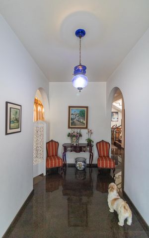 Casa de condomínio à venda com 760m², 5 quartos e 4 vagas Casa de condomínio à venda com 760m², 5 quartos e 4 vagasHall de entrada