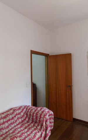 Casa de condomínio à venda com 760m², 5 quartos e 4 vagas Casa de condomínio à venda com 760m², 5 quartos e 4 vagasQuarto de Serviço