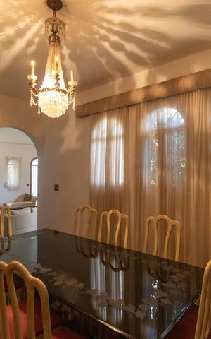 Casa de condomínio à venda com 760m², 5 quartos e 4 vagas Casa de condomínio à venda com 760m², 5 quartos e 4 vagasSala de jantar
