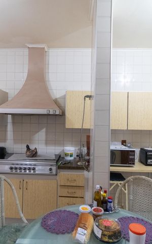 Casa de condomínio à venda com 760m², 5 quartos e 4 vagas Casa de condomínio à venda com 760m², 5 quartos e 4 vagasCozinha