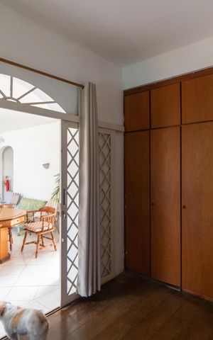 Casa de condomínio à venda com 760m², 5 quartos e 4 vagas Casa de condomínio à venda com 760m², 5 quartos e 4 vagasQuarto de Serviço