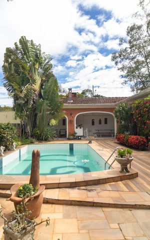 Casa de condomínio à venda com 760m², 5 quartos e 4 vagas Casa de condomínio à venda com 760m², 5 quartos e 4 vagasQuintal