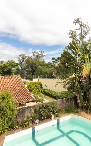 Casa de condomínio à venda com 760m², 5 quartos e 4 vagas Casa de condomínio à venda com 760m², 5 quartos e 4 vagasVista da Sacada da Suíte 03