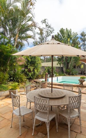 Casa de condomínio à venda com 760m², 5 quartos e 4 vagas Casa de condomínio à venda com 760m², 5 quartos e 4 vagasQuintal