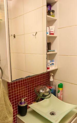 Apartamento à venda com 58m², 2 quartos e 1 vaga Apartamento à venda com 58m², 2 quartos e 1 vagaBanheiro Social