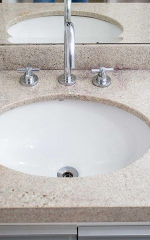 Apartamento à venda com 105m², 3 quartos e 2 vagasBanheiro da Suíte