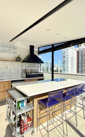 Apartamento à venda com 168m², 2 quartos e 3 vagas Apartamento à venda com 168m², 2 quartos e 3 vagasVaranda Gourmet