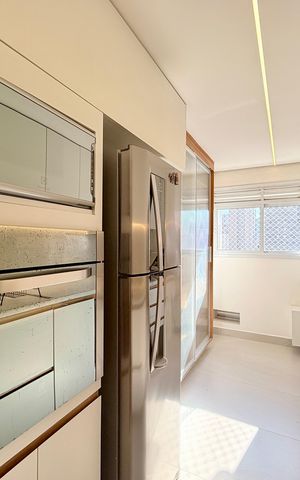 Apartamento à venda com 168m², 2 quartos e 3 vagas Apartamento à venda com 168m², 2 quartos e 3 vagasCozinha