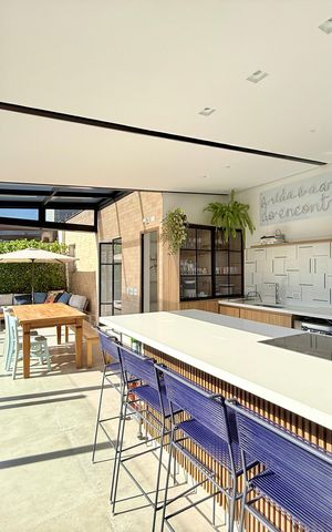 Apartamento à venda com 168m², 2 quartos e 3 vagas Apartamento à venda com 168m², 2 quartos e 3 vagasVaranda Gourmet