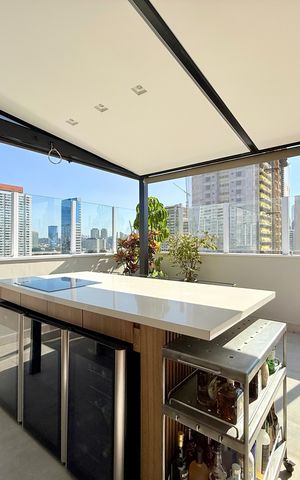 Apartamento à venda com 168m², 2 quartos e 3 vagas Apartamento à venda com 168m², 2 quartos e 3 vagasVaranda Gourmet