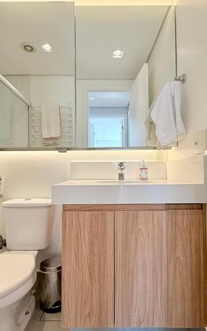 Apartamento à venda com 168m², 2 quartos e 3 vagas Apartamento à venda com 168m², 2 quartos e 3 vagasBanheiro Social