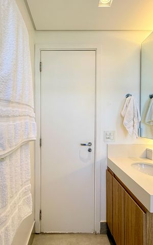 Apartamento à venda com 168m², 2 quartos e 3 vagas Apartamento à venda com 168m², 2 quartos e 3 vagasBanheiro Suíte