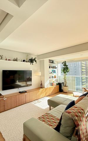 Apartamento à venda com 168m², 2 quartos e 3 vagas Apartamento à venda com 168m², 2 quartos e 3 vagasSala