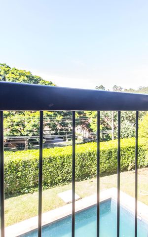 Casa de condomínio para alugar com 810m², 5 quartos e 6 vagas Casa de condomínio para alugar com 810m², 5 quartos e 6 vagasVaranda