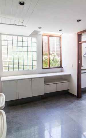 Casa de condomínio para alugar com 810m², 5 quartos e 6 vagas Casa de condomínio para alugar com 810m², 5 quartos e 6 vagasÁrea de Serviço