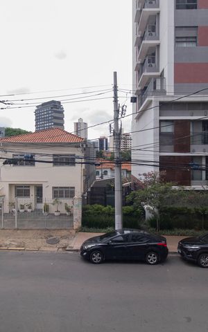 Casa à venda com 440m², 4 quartos e 2 vagas Casa à venda com 440m², 4 quartos e 2 vagasVista da Suíte 1