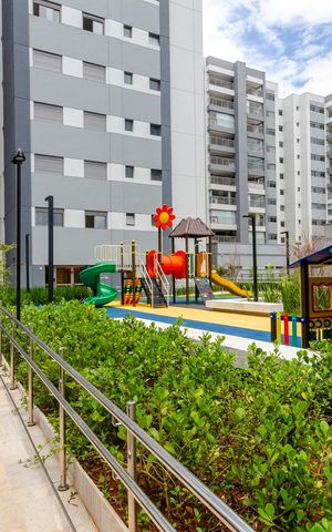 Apartamento à venda com 202m², 3 quartos e 2 vagas Apartamento à venda com 202m², 3 quartos e 2 vagasÁrea comum - Playground