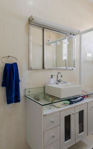 Casa à venda com 100m², 3 quartos e sem vaga Casa à venda com 100m², 3 quartos e sem vagaBanheiro da Suíte
