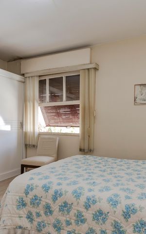 Casa à venda com 100m², 3 quartos e sem vaga Casa à venda com 100m², 3 quartos e sem vagaSuíte