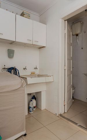 Casa à venda com 100m², 3 quartos e sem vaga Casa à venda com 100m², 3 quartos e sem vagaLavanderia