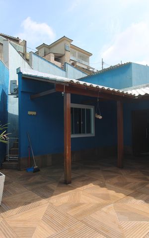 Casa de condomínio à venda com 170m², 2 quartos e sem vagaQuintal